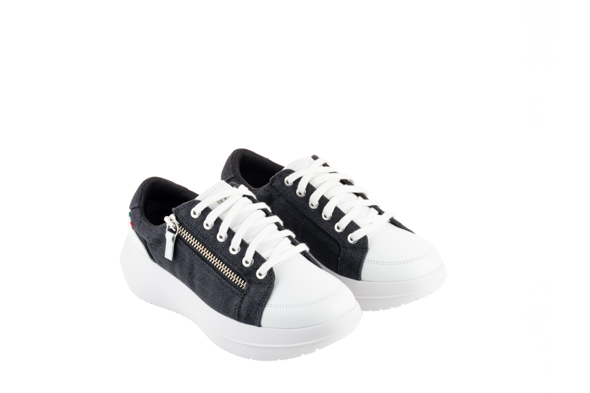 Nyon 20 W black